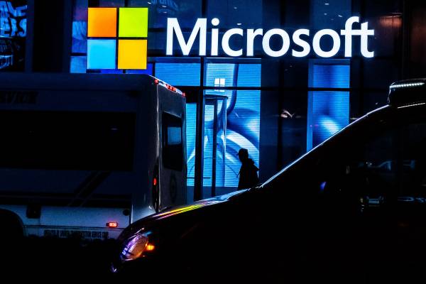 Microsoft investigates hacking problems